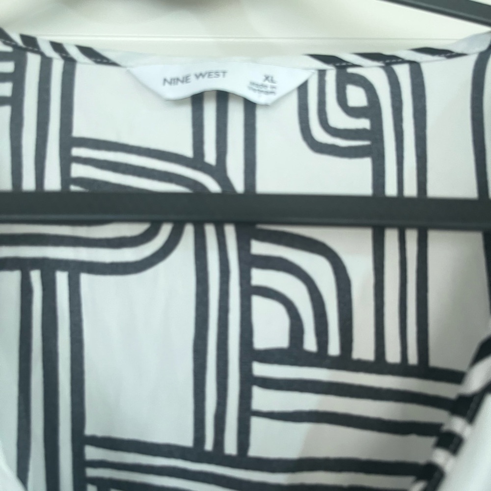 Nine West Monochrome Patterned Blouse